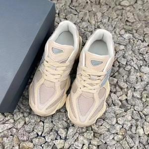 Chaussures plateforme tendance 9060 de qualité supérieure - Chaussures de sport pour hommes et femmes, respirantes pour la marche, adaptées à la course à pied. - Product Image 2