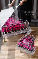 Luxueuze acryl piano bewaardoos met roos ornament voor de eerste akkoord-eternity flower gift Valentijnsdag Kerstmis housewarming