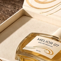 Boîte à parfum rigide de luxe sur mesure, style livre blanc magnétique, avec insert intégré, pour emballage de parfum de luxe
