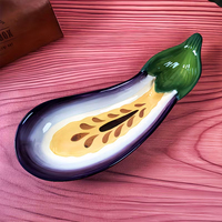 Plat de service décoratif en céramique unique et créatif, peint à la main, en forme d'aubergine violette, 12,4 pouces, pour sushis, en-cas, fruits