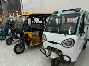 Tricycle à essence Tuktuk, modèle à trois roues le plus vendu avec suspension, tricycle moto Dudu 200cc pour passagers. - Product Image 1