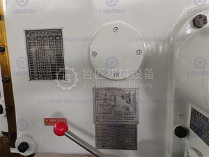 <span class=keywords><strong>Meilleur</strong></span> prix : Machine de façonnage verticale CNC, Machine de découpe et de rainurage de métal, Machine de rainurage verticale - Product Image 6