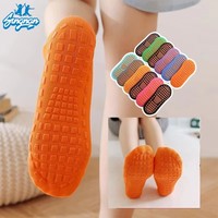 Chaussettes tricotées à semelle intégrale antidérapante, respirantes, en polyester écologique, absorbant la transpiration, séchage rapide, pour yoga et enfants
