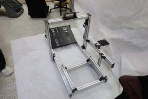 Station de jeu de fabrication directe Support de siège de simulateur de jeu de course standard Support en aluminium Volant réglable Anglais - Product Image 5