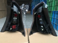 HUIDAN NOUVELLE FEU ARRIÈRE 8200734825/8200734824 pour RENAULT / DACIA SANDERO 2009-2013