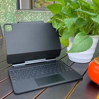 UCJ Gunting Magnetik Baru Ukuran Penuh Polikarbonat 104-Tombol RGB Backlit Antarmuka PS/2 Nirkabel BT Tipe-C Keyboard Cover Case iPad
