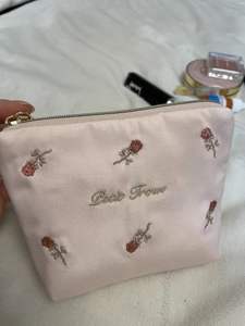 Sac à main vintage tendance à fermeture éclair brodé rose mini sac à cosmétiques portable pour rouge à lèvres coussin d'air maquillage tissu nylon - Product Image 5