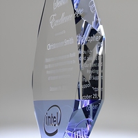 Trophée en verre cristal transparent Prestige avec logo et texte gravés sur mesure pour la reconnaissance des employés d'entreprise, souvenir de service