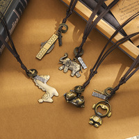 Collier unisexe en cuir style rétro avec pendentif, cordon en cuir réglable, bijoux vintage, cadeau pour hommes et femmes