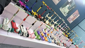 Trottinette pour enfants OEM, trottinette multifonctionnelle pour enfants, nouveau modèle, jouets pour bébés, trottinette pour enfants, adaptée aux enfants de plus de 3 ans - Product Image 6