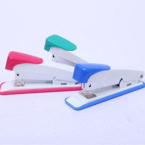 Mini Engrapadora Manual 24/6 de Plástico para Oficina y Hogar, Engrapadora Estándar - Product Image 1