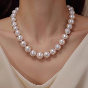 Collar de Perlas Redondas Edison Naturales de Alta Gama para Mujer, Cadena Exagerada para Suéter con Hebilla Plateada, Accesorio de Vestir - Product Image 1