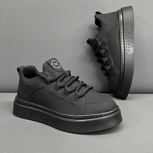 รองเท้าผ้าใบลำลองสำหรับผู้ชาย, รองเท้ากีฬาส้นแบนระบายอากาศได้ดี - Product Image 1