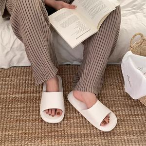 XIXITIAO Pantoufles en gaufre minimalistes <span class=keywords><strong>pour</strong></span> <span class=keywords><strong>couple</strong></span>, sandales EVA antidérapantes et anti-odeurs, chaussures <span class=keywords><strong>d</strong></span>'intérieur respirantes <span class=keywords><strong>pour</strong></span> hommes et femmes - Product Image 2