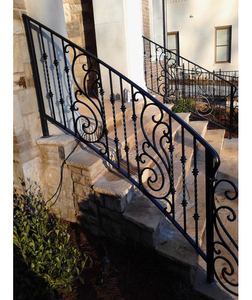 Rampe d'escalier en fer forgé d'extérieur d'époque à vendre - Product Image 1