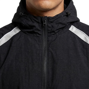 Conjunto deportivo con capucha para hombre, color negro con bloques de color, chaqueta ligera con cremallera a prueba de viento y pantalones - Product Image 6