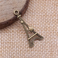 Breloque Tour Eiffel Étoilée 30x13mm en Alliage de Zinc Argent Vieilli pour Souvenirs de Voyage à Paris