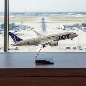 Modèle d'avion B787-8 de 43 cm, échelle 1:130, en résine, LOT Polish Airlines, avec éclairage LED, personnalisation acceptée - Product Image 4