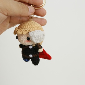 Muñecas de ganchillo hechas a mano, colgantes de personajes de anime de ganchillo con hilo Weaver Girl, dijes de bolsos terminados, Kitty Snoopy - Product Image 4