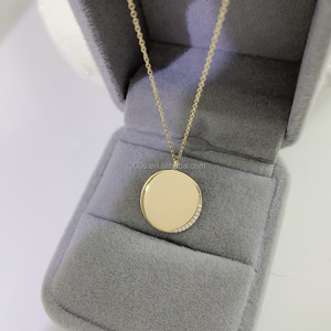 Novedades populares, colgante redondo de oro macizo de 14K, Collar personalizado con letras láser, collar de oro personalizado para mujer, joyería fina