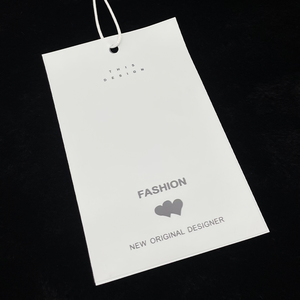 Ropa de lujo personalizada Swing etiqueta nombre personalizado y logotipo ecológico etiquetas de papel estampado en caliente para bolsos zapatos y prendas de vestir - Product Image 4