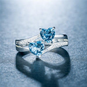 Anello a Doppio Cuore per Donna, Moda Femminile, con Zirconi, Tono Oro Bianco, in Rame, Regolabile, Gioiello Statement per Uso Quotidiano - Product Image 3
