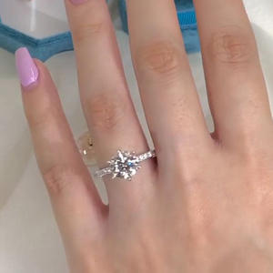 Anello in Oro Bianco con Diamante Taglio Brillante Rotondo, Diamante Naturale per Fidanzamento, Gioielli da Donna, Colore G - Product Image 3