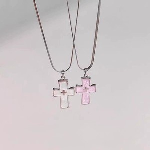 Collana con Pendente a <span class=keywords><strong>Croce</strong></span> in Acciaio al Titanio con Catena a Osso di Serpente e Conchiglia <span class=keywords><strong>Rosa</strong></span>, Lucida, Delicata, di Alta Gamma, Impilabile, Trendy - Product Image 2