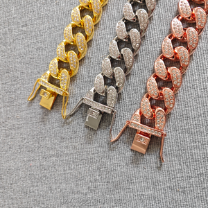 Accesorios de Lujo de Alta Calidad para Mascotas Collar de Cadena Cubana de Metal de 20mm de Ancho con Diamantes de Imitación para Perro y Gato - Product Image 6