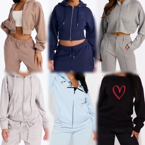 Sweat-shirts d'occasion pour femmes, lots mixtes de sweats à capuche et pulls, surplus en gros pour la revente de vêtements - Product Image 1