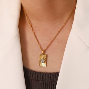 Collier vintage en cristal bleu œil-de-tigre, plaqué or 18 carats, en acier inoxydable, avec pendentif rectangulaire pour femme - Product Image 6