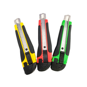 Cuchillo Multiusos <span class=keywords><strong>de</strong></span> Alta Calidad con Cuchilla Deslizante <span class=keywords><strong>de</strong></span> Corte Fácil y Bloqueo Automático, Perfecto para Uso en la Oficina y el Hogar - Product Image 1