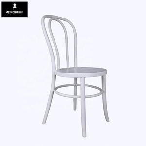 Chaise <span class=keywords><strong>de</strong></span> bistrot Thonet <span class=keywords><strong>Paris</strong></span> en plastique blanc en résine empilable <span class=keywords><strong>de</strong></span> <span class=keywords><strong>location</strong></span> pour la fête <span class=keywords><strong>de</strong></span> l'événement <span class=keywords><strong>de</strong></span> l'hôtel - Product Image 3
