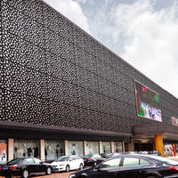 Panneau moderne en aluminium découpé au laser Mashrabiya pour murs-rideaux d'hôtel