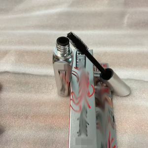 Máscara de Pestañas Voluminizadora a Prueba de Agua, de Larga Duración, Riza y Alarga, a Prueba de Manchas - Product Image 4