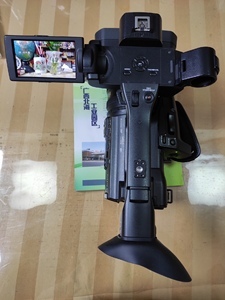 กล้องวิดีโอ 4K ของ Sony รุ่น PXW-Z150 กล้องวิดีโอระดับมืออาชีพแบบพกพา ใช้เซ็นเซอร์ Exmor RS CMOS ขนาด 1.0 นิ้ว - Product Image 2