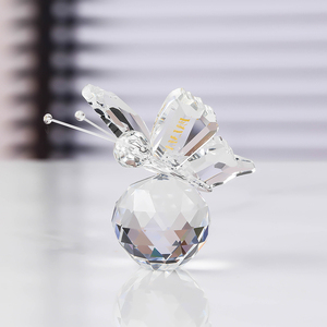 Figuritas de cristal de mariposa rosa brillante, regalos de boda para parejas nuevos para invitados - Product Image 4