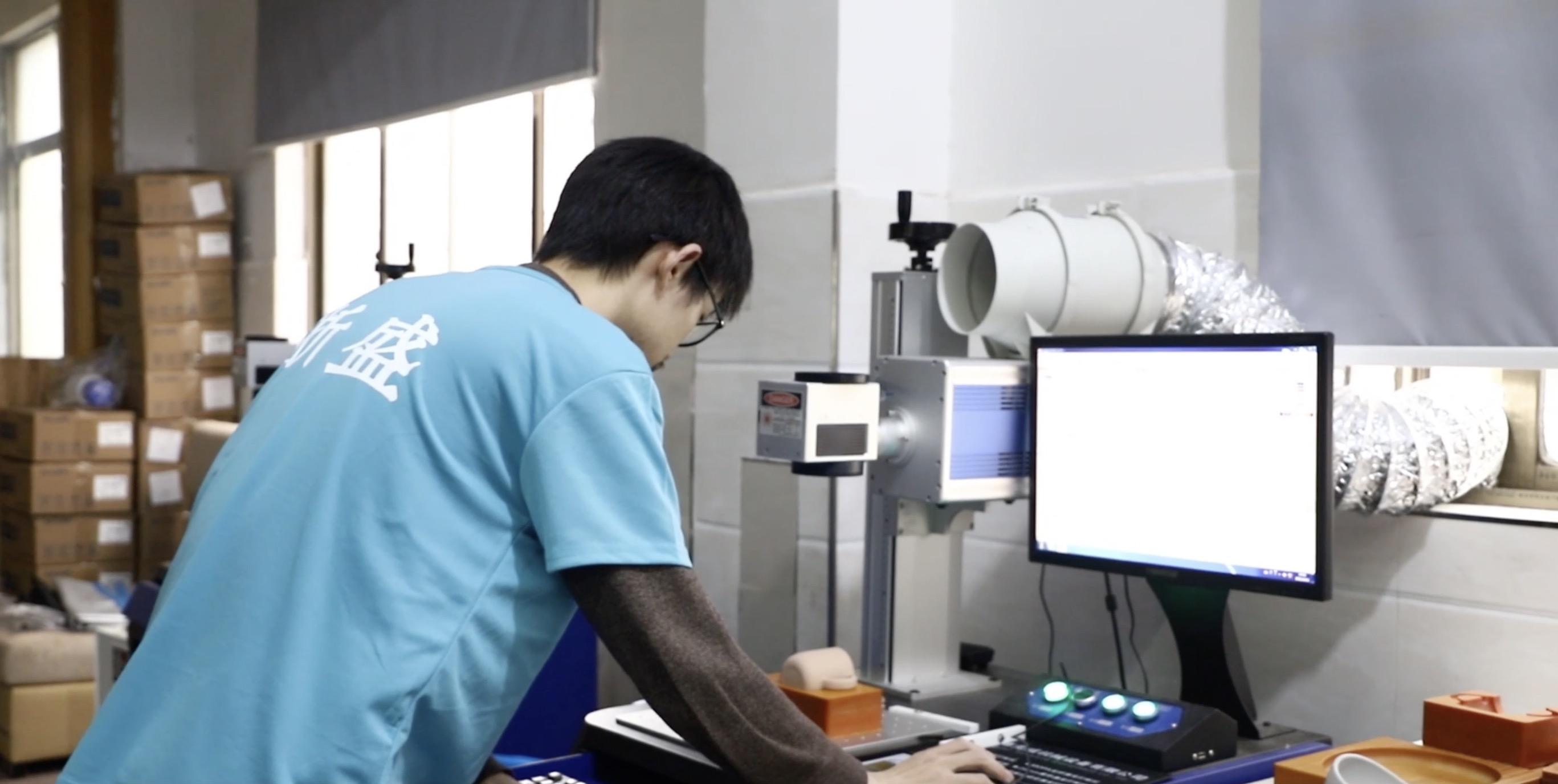 สีที่กำหนดเอง