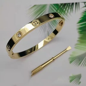 Elegant 18K Gold Plated Stainless Steel Screwdriver Bracelet for <b>Men</b> Rustproof Waterproof Jewelry for Women Fashionable <b>Bangles</b> - Product Image 5