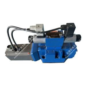 R900751112 4WRKE16W8-125L-3X/6EG24EK31/F1D3M วาล์วควบคุมทิศทางแบบสัดส่วน - Product Image 1