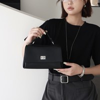 Sac à bandoulière en cuir véritable personnalisé ODM/OEM, nouveau modèle 2026, petit sac carré avec chaîne métallique, design de niche, sac à main polyvalent pour femme