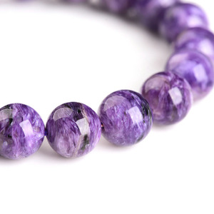 Pulseras de cristal de charoita púrpura natural de alta calidad estilo Feng Shui pulido a la venta - Product Image 6