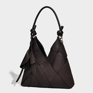 Sac à main élégant pour femmes en similicuir avec fermeture éclair résistante, compartiment principal spacieux, sac à main tendance pour femmes - Product Image 2
