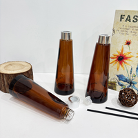 Vente en gros de flacons diffuseurs coniques en verre brun de 200 ml, flacons d'aromathérapie sans flamme en rotin avec bouchon à vis