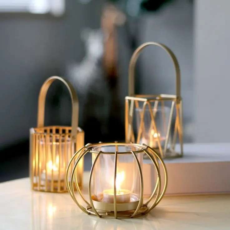 Metal fener mumluk altın mum fincanı ile içi boş tasarım hafif ve lüks cam mumluk
