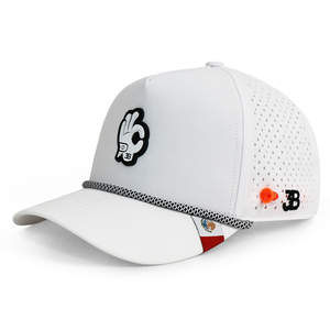 Gorra de Golf Deportiva HS51 con Perforaciones Cortadas a Láser, Logotipo de PVC Personalizado, Impermeable, con Ranura Integrada para Marcador de Tee de Golf - Product Image 4