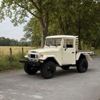 Voiture RC de qualité hobby 4x4 Classique SUV Télécommandée 2.4GHz ABS+Métal Tout-Terrain Style Rétro Cadeau Garçons Chargeur Suivez-moi