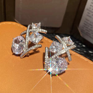 Orecchini Chopard con Diamanti in Oro Bianco, Taglio Ovale, Certificati GIA, Gioielli di Lusso da Donna per Matrimonio - Product Image 4