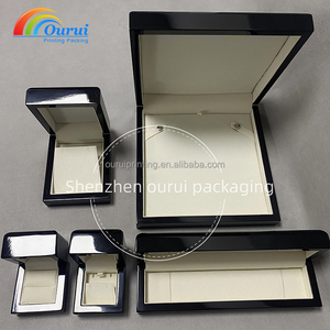 Đặc biệt cung cấp tùy chỉnh MDF đồ trang sức bằng gỗ màu đỏ chủ hộp với LED ánh sáng vòng vòng vòng Hộp Quà Tặng Jewel trường hợp bao bì - Product Image 4