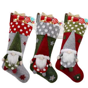 Kit Calza di Natale <span class=keywords><strong>in</strong></span> <span class=keywords><strong>Feltro</strong></span> di Lino Morbido e Resistente con Paillettes Ricamate e Gnomo <span class=keywords><strong>in</strong></span> Peluche per Decorazioni Domestiche - Product Image 1